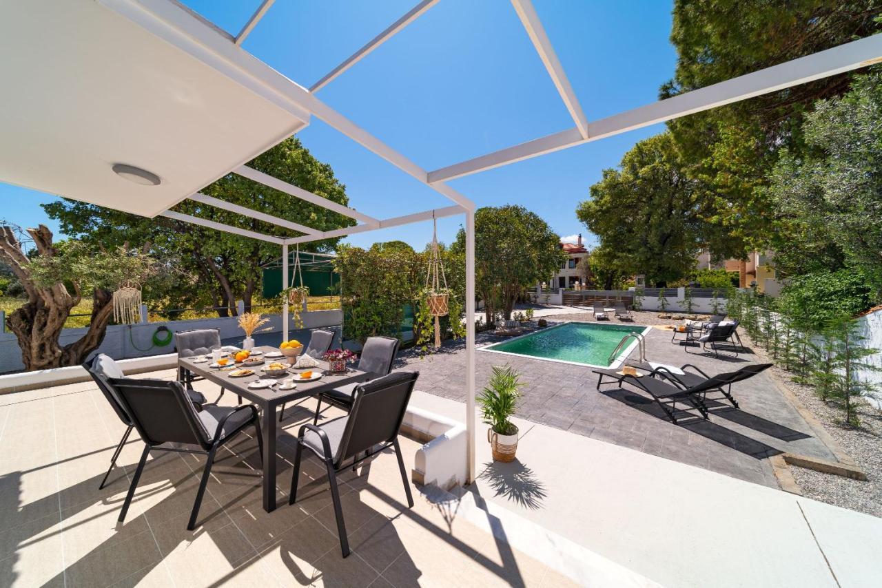 Ixian Bliss Pool *